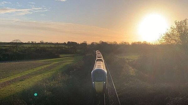 Rebuild the railway from Oxford to Carterton